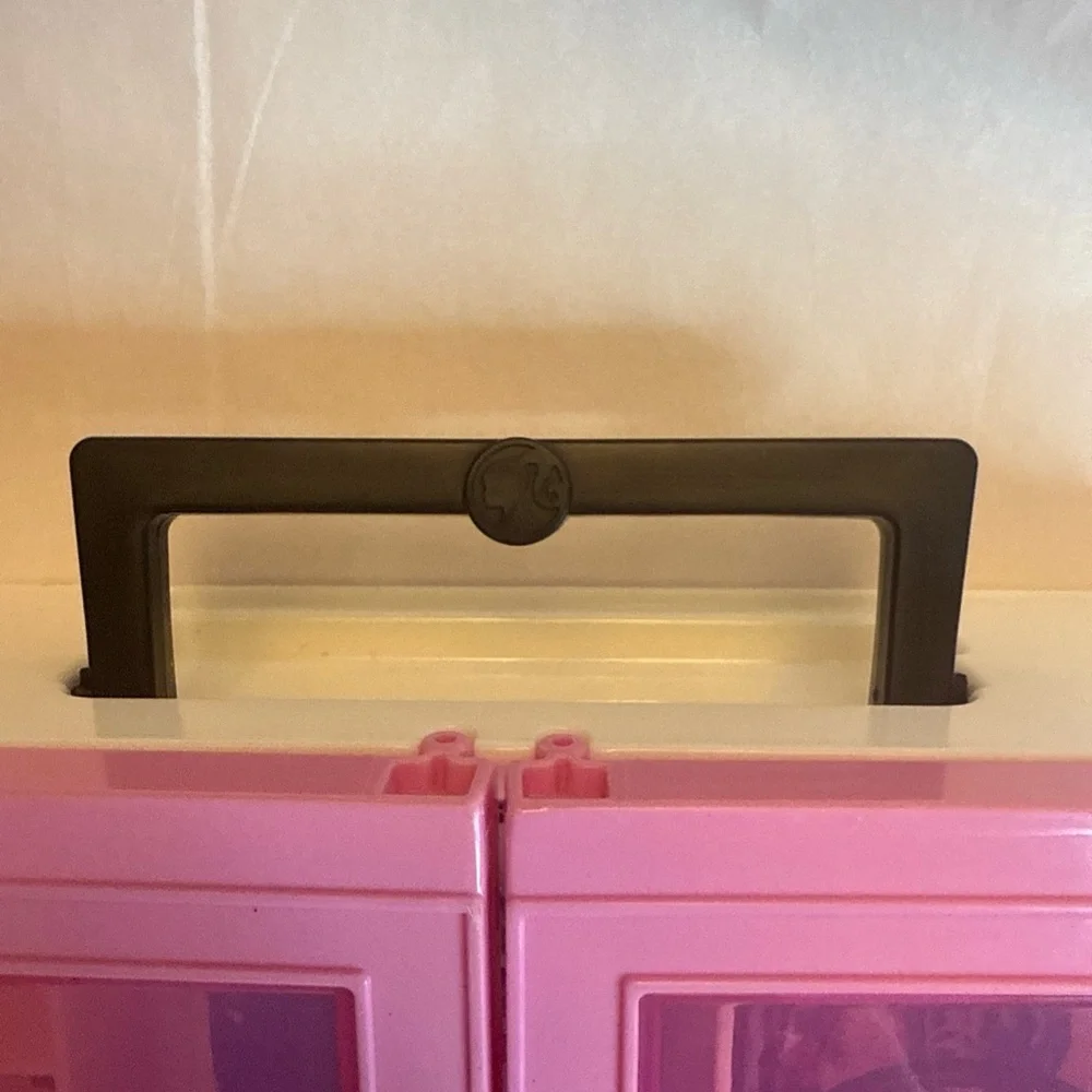 Mattel Barbie Fashion Closet in Pink